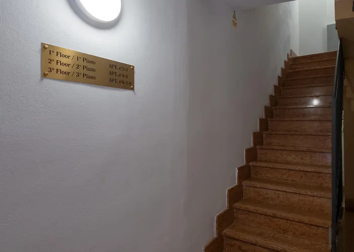 Bolognaroomscom - Falegnami Boutique * Bologne