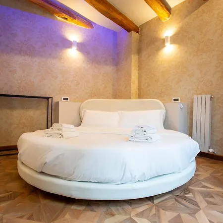 Bolognaroomscom - Falegnami Boutique * Bologne