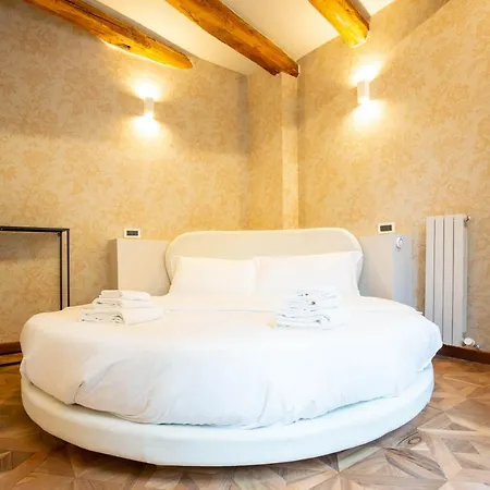 아파트 Bolognaroomscom - Falegnami Boutique 볼로냐
