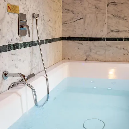 아파트 Bolognaroomscom - Falegnami Boutique *