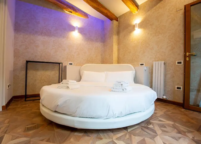 Bolognaroomscom - Falegnami Boutique * Bologna