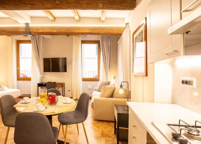 Bolognaroomscom - Falegnami Boutique Lejlighed