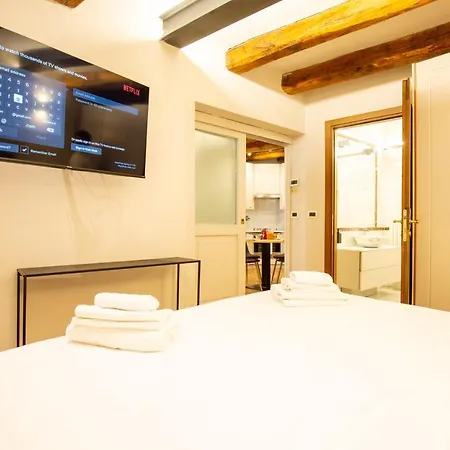 Bolognaroomscom - Falegnami Boutique Apartment *